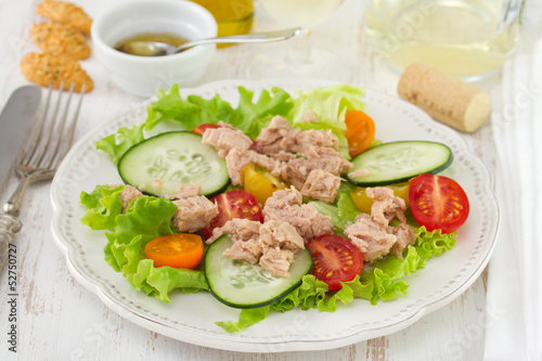 salad with tuna on the plate
