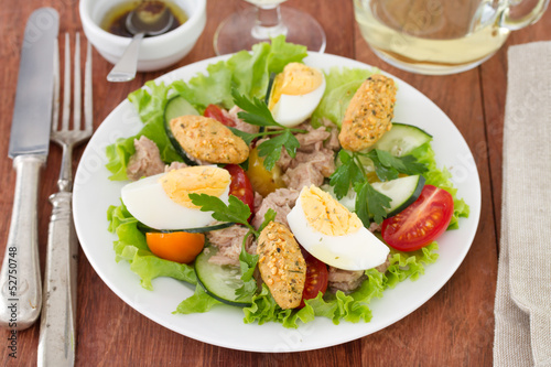 salad with tuna and boiled egg