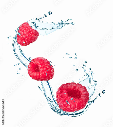 Water splash with raspberry