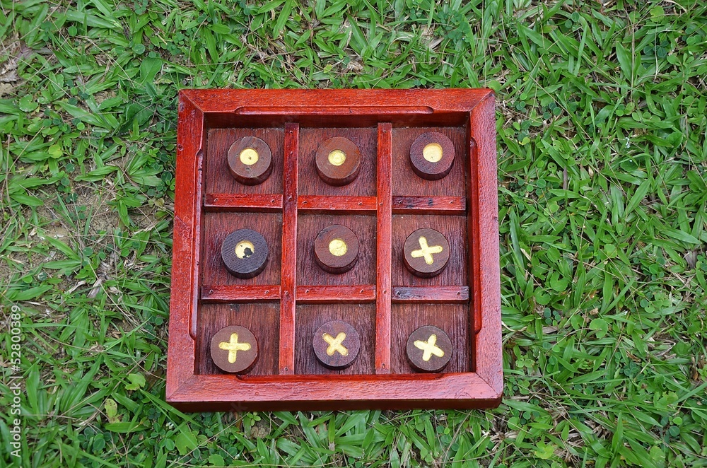 Jeu des croix et des ronds Stock Photo | Adobe Stock