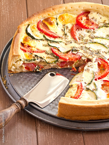 Quiche aus Tomaten und Zucchini