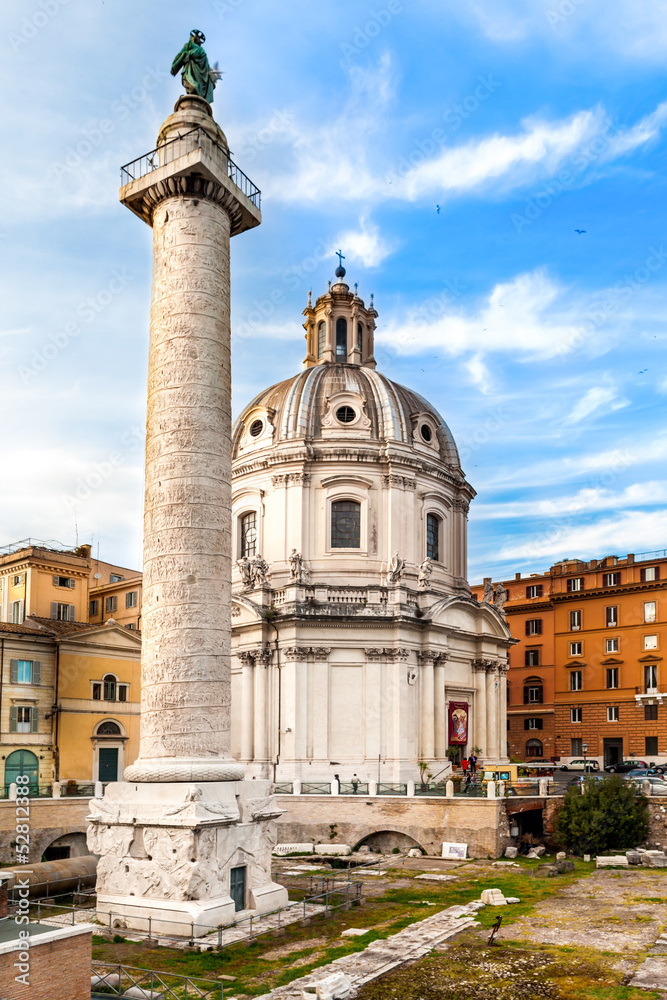 Obraz premium Trajan's Column And Santa Maria di Loreto Church