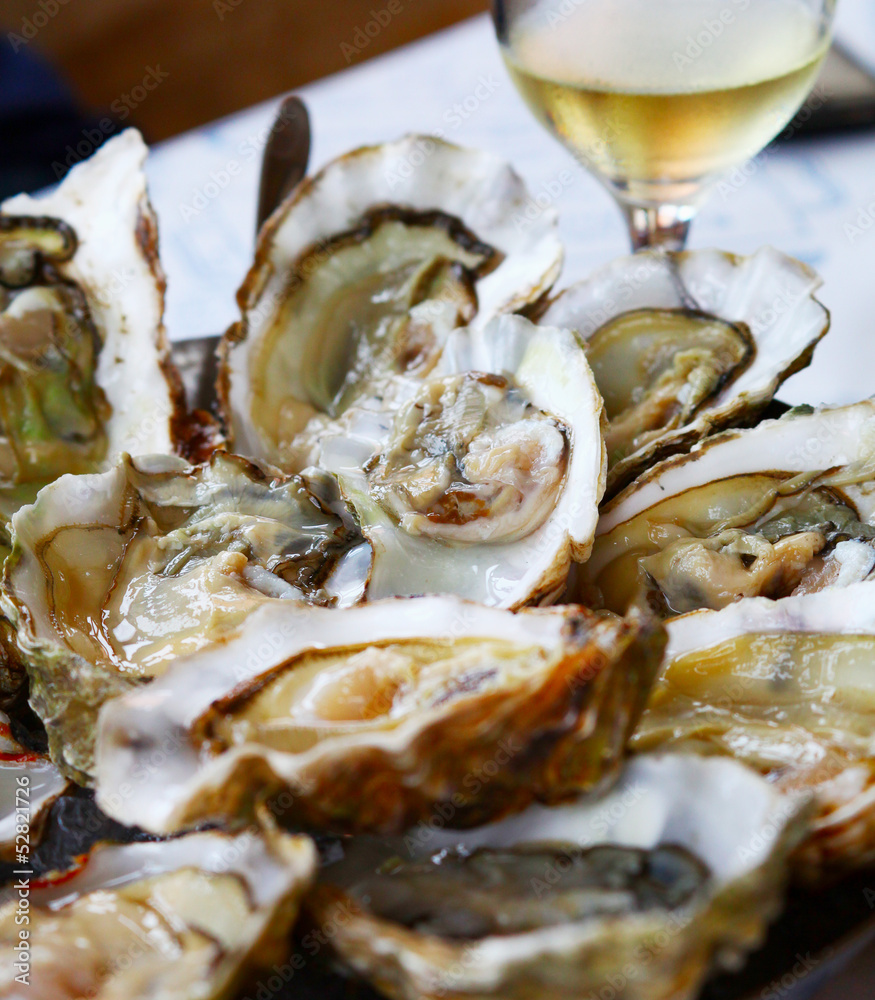 Oysters with lemon Oysters with lemon