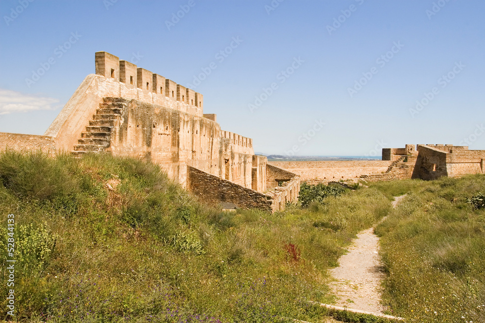 muralla del castillo de Sagunto, España