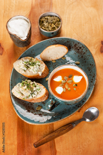 Pumpkin soup with blue cheese and toasted
