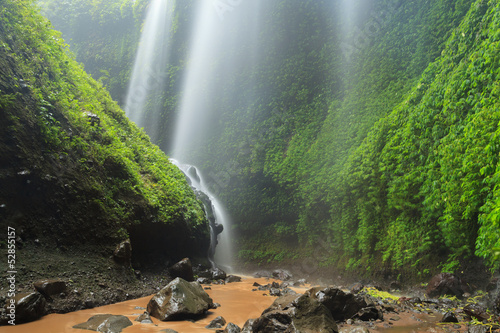 Madakaripura Waterfall – De...