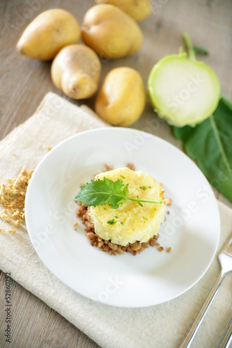 Auflauf aus Kartoffeln,Kohlrabi und Sojahackfleisch