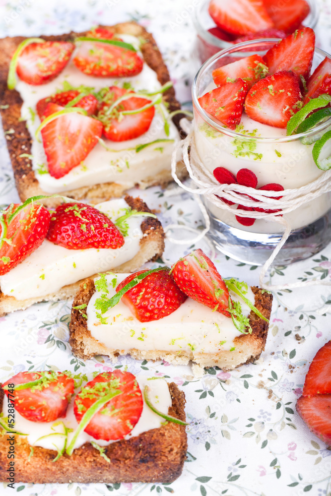 selbstgemachte Panna Cotta Tarte selbstgemachte Panna Cotta Tarte