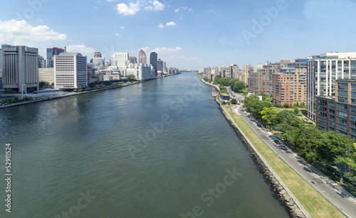 Manhattan - East river and Roosevelt island