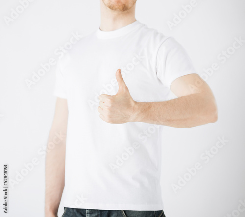 man showing thumbs up