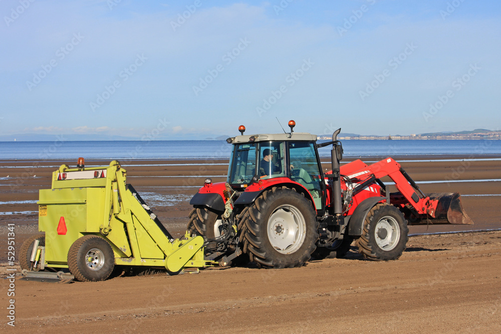 beach cleaner tractor