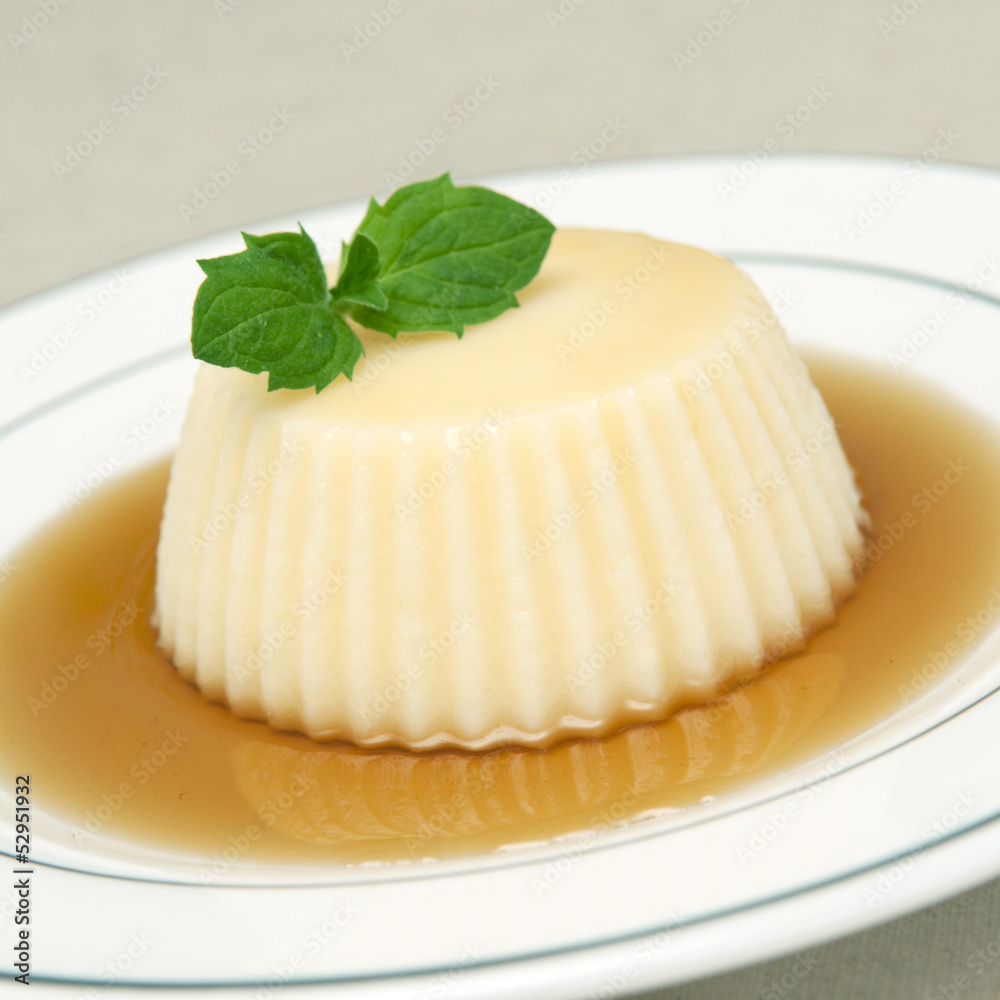 Vanilla and caramel pudding
