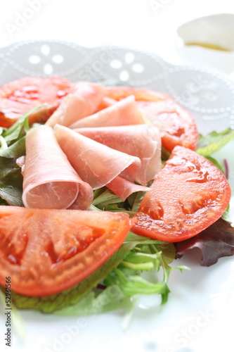 sliced tomato and ham salad