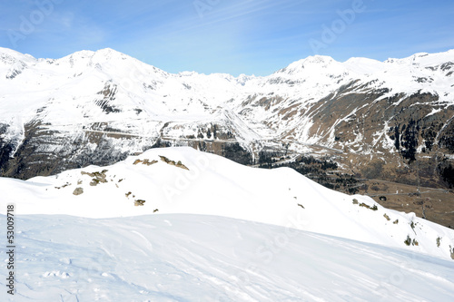 Vista su monte San Gottardo ad Airolo nelle alpi svizzere © fotoember