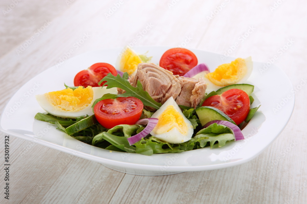 Vegetable salad with tuna Vegetable salad with tuna