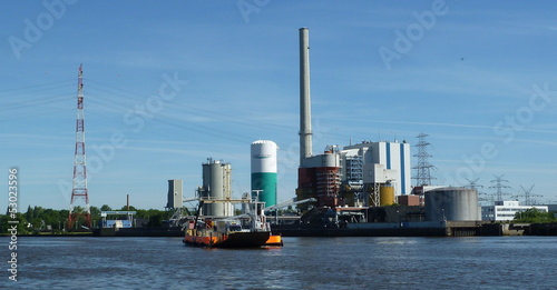 Kraftwerk an der Weser bei Bremen photo