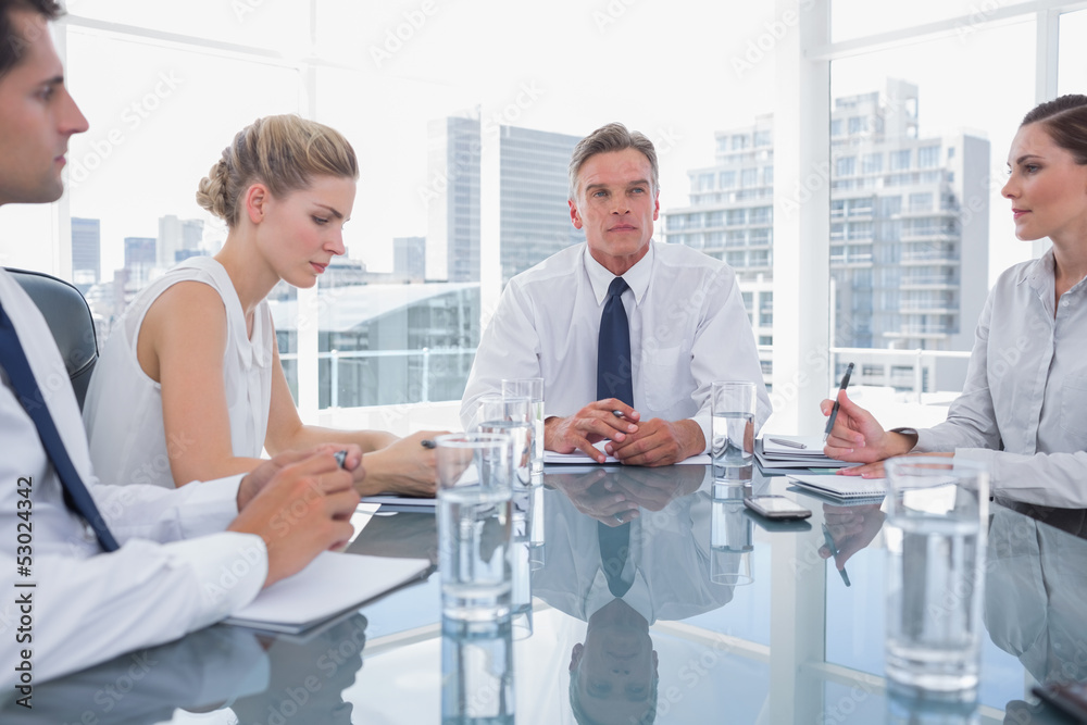 Obraz premium Serious businessman during a meeting