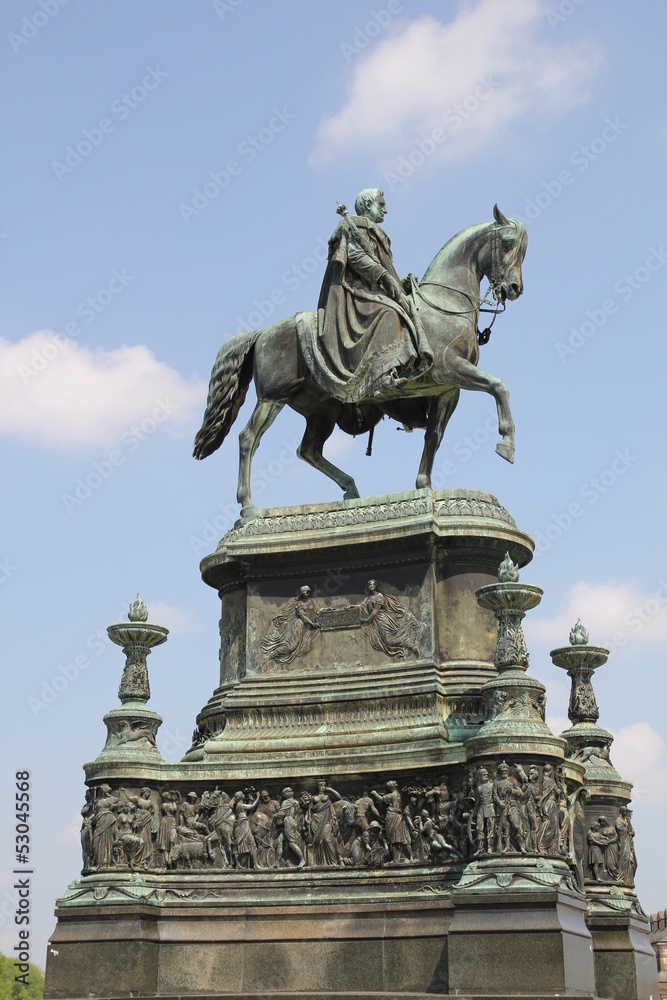 Памятник королю Иоганну в Дрездене