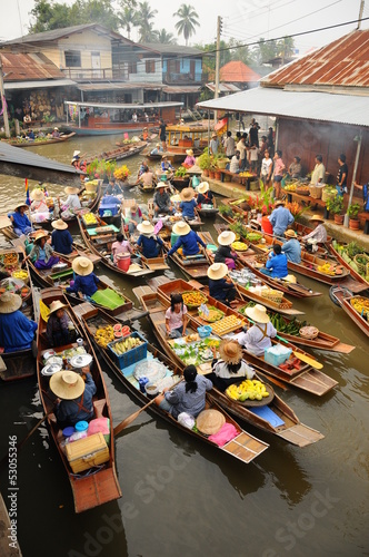Amphawa Floating market, Amphawa, Thailand © nimon_t