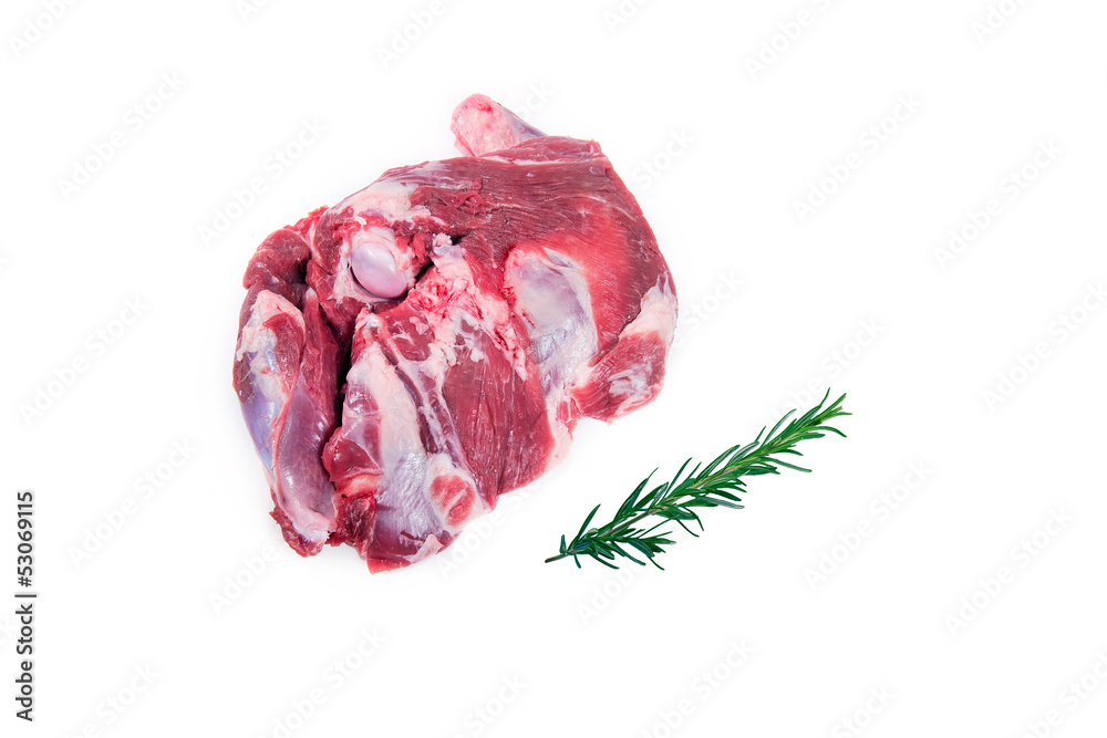 Obraz premium épaule d'agneau crue sur fond blanc