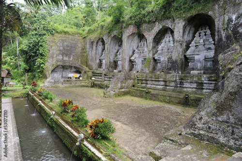 Il tempio di Gunung Kawi a Tampaksiring sull'isola di Bali photo