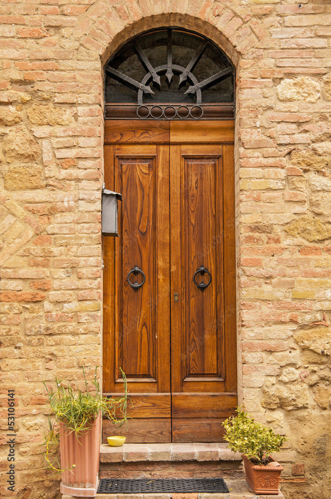 Fototapeta premium vecchia porta di legno ,Toscana,Italia