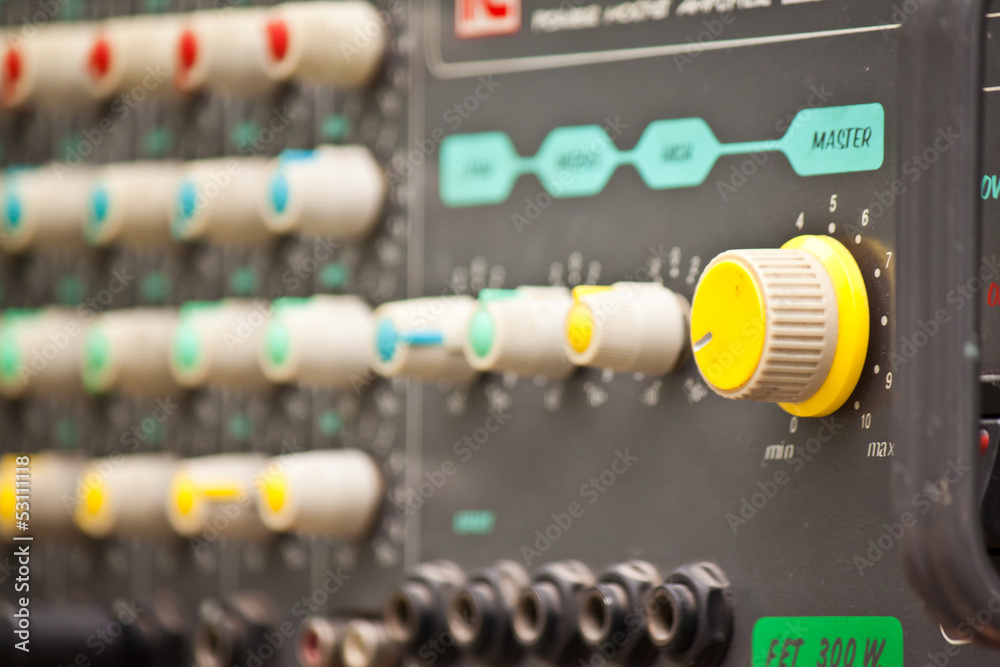 amplifier control amplifier control