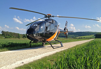 Handdoek met foto Helikopter Moderne helikopter in vlucht  © jakabanett