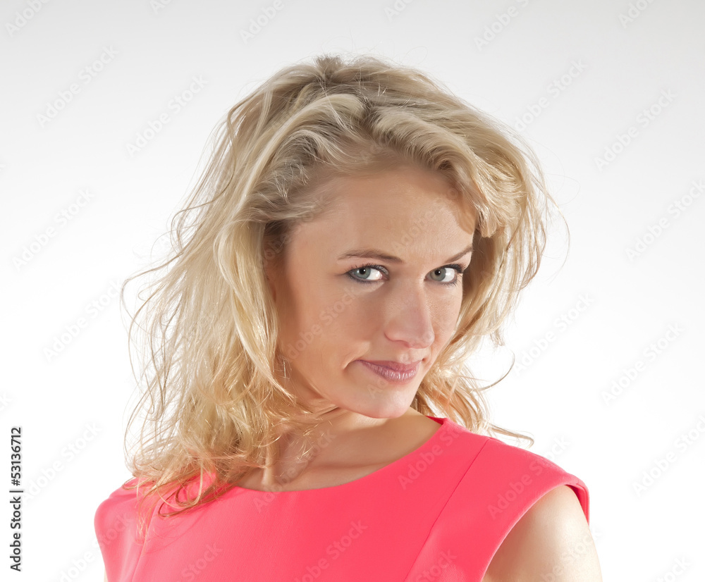 lächelnde junge frau