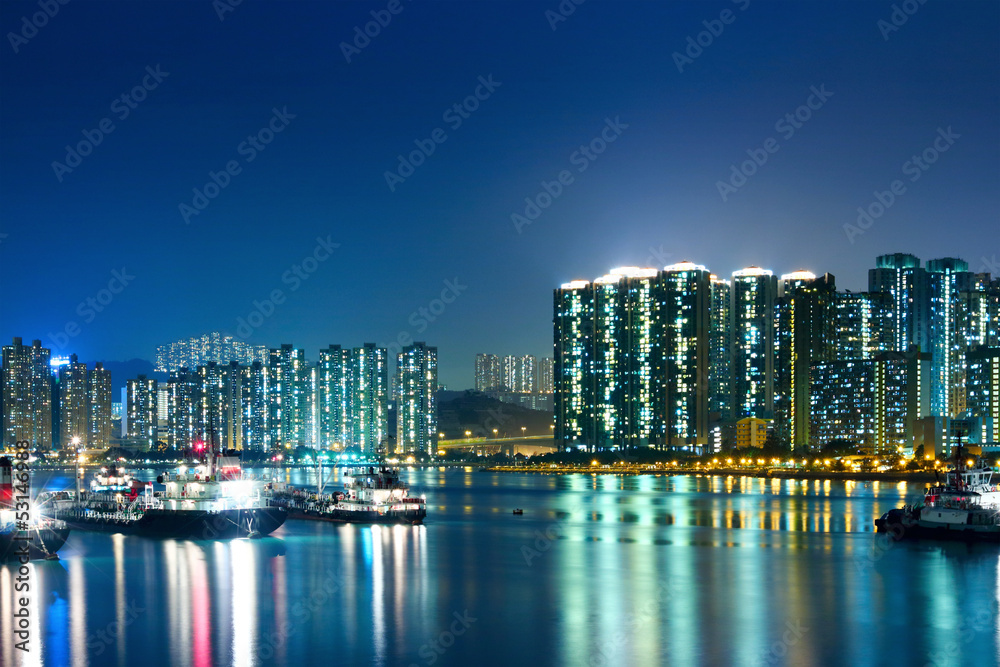 Obraz premium Apartment Buildings in Hong Kong at night