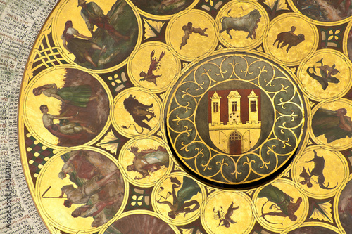 Wheel of zodiac in Prague © Fyle