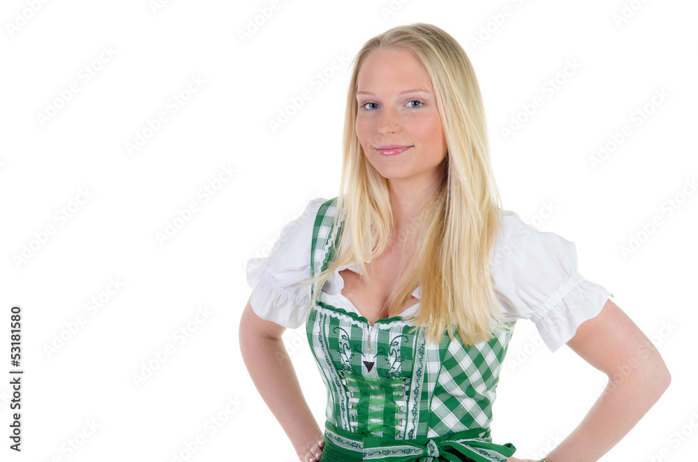 frau im dirndlkleid