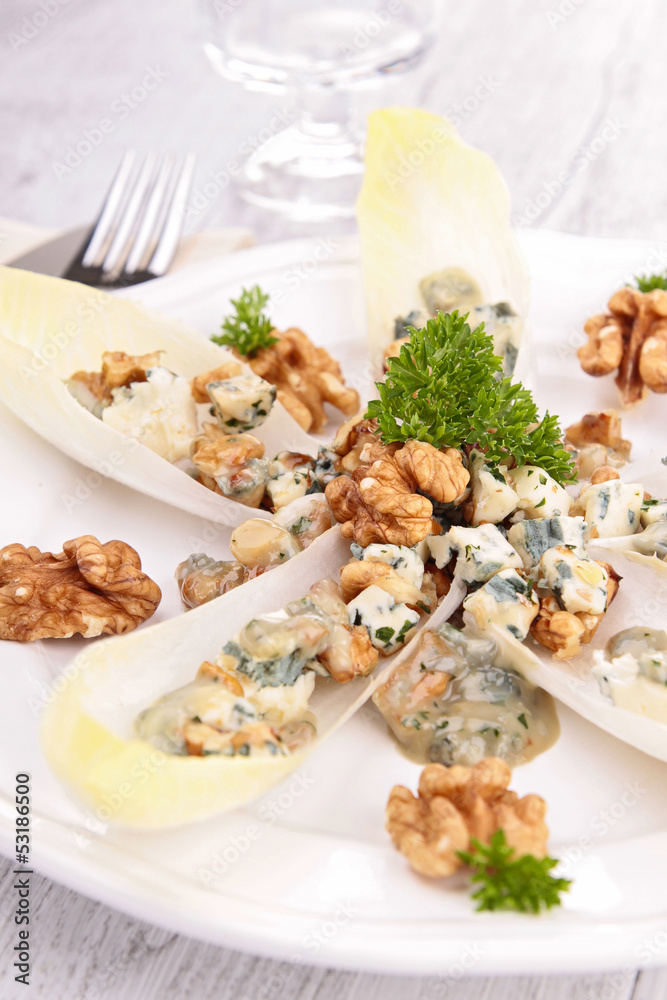 salad with chicory, apple and walnuts salad with chicory, apple and walnuts