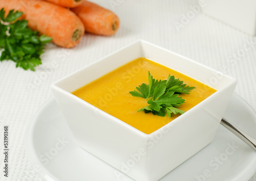 Carrot soup with ginger and parsley