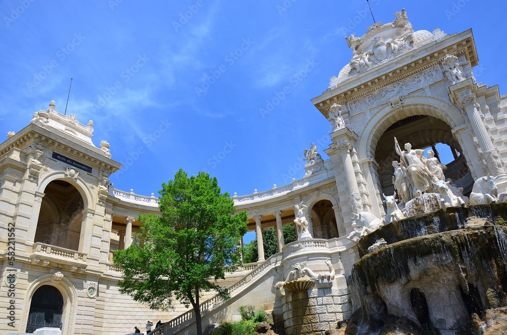 MARSEILLE : La palais Longchamp et son chateau d'eau