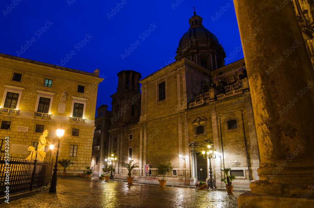 Fototapeta premium Piazza Pretoria in Palermo, Sicily, Italy. Early morning