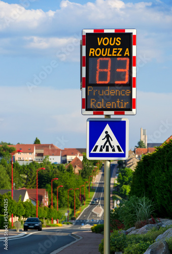 Radar Pédagogique - Vitesse dangereuse photo