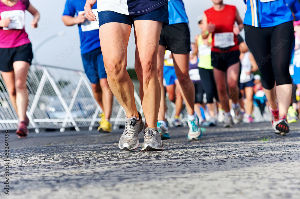 people running marathon