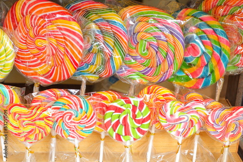 Lollipops © Successo images