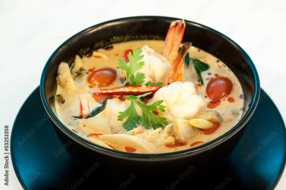Tom Yum Goong - Thai hot and spicy soup with shrimp - Thai Cuisi