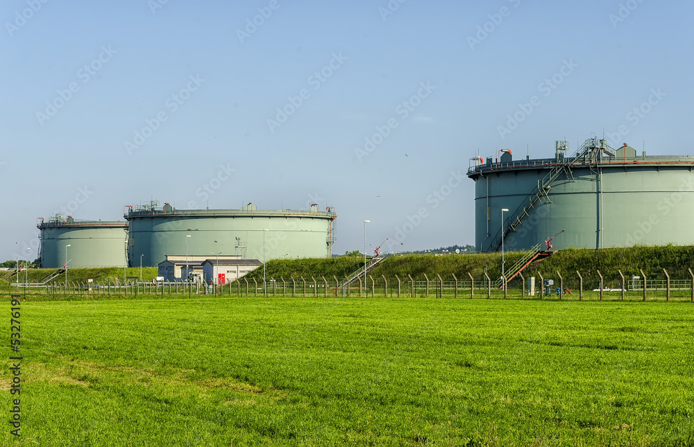 Obraz premium Fuel Storage Tanks.