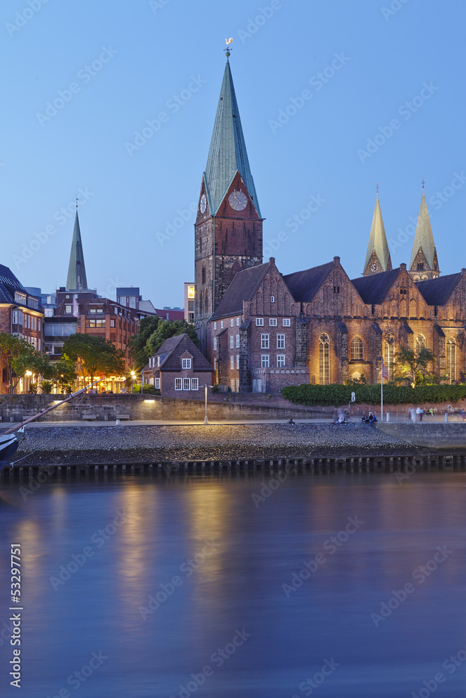 Bremen - Schlachte mit Martinikirche am Abend