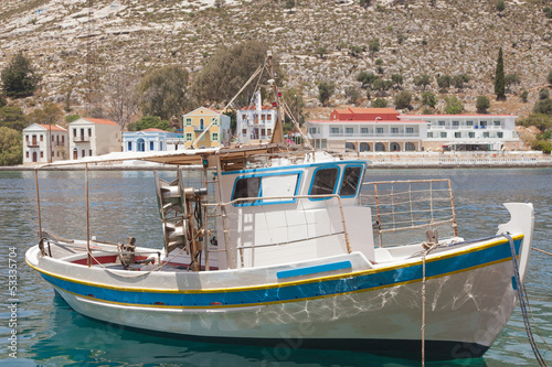 Fischerboot im Hafen von Kastelorizo, Griechenland