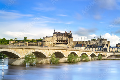 Fototapeta Naklejka Na Ścianę i Meble -  Amboise, village, bridge and castle. Loire Valley, France