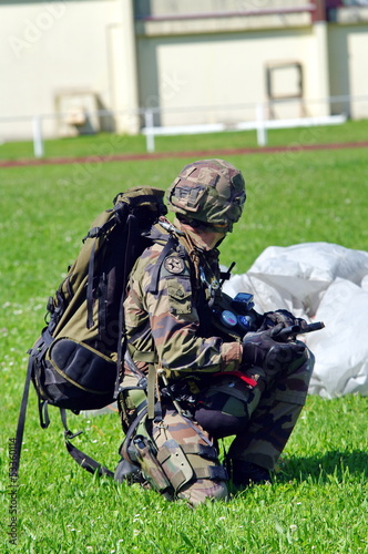 militaire -parachutiste