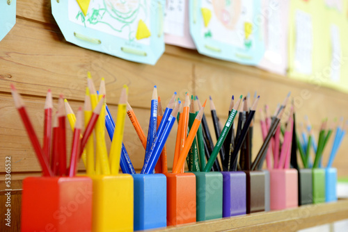 幼稚園の教室の色鉛筆