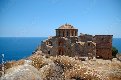 Iglesia de Haghia Sophia en Monemvassia (Grecia) photo