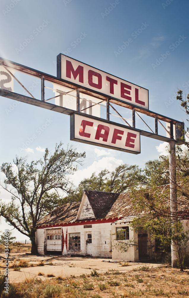 Fototapeta premium Abandoned restaraunt on Route 66