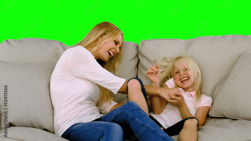 Щекотка детей наказание. Истерически смеется. Щекотка картинки для детей. Щекотать ребенка. Щекотать ребенка.