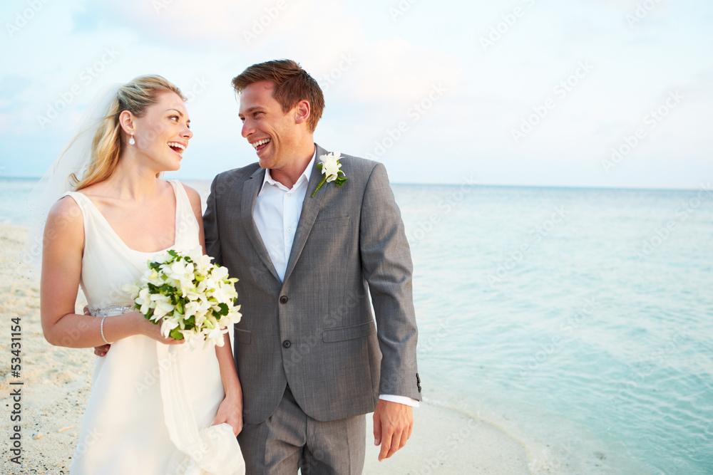 Bride And Groom Getting Married In Beach Ceremony Bride And Groom Getting Married In Beach Ceremony